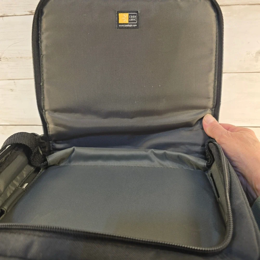 Case Logic Black Camera Messenger Bag Shoulder Strap Padded Electronics Case